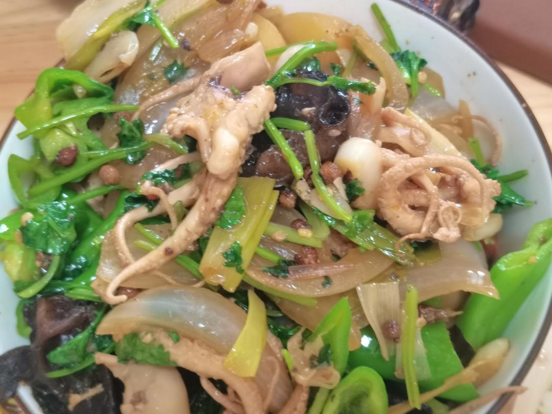 麻辣炒墨鱼仔（干锅墨鱼仔）