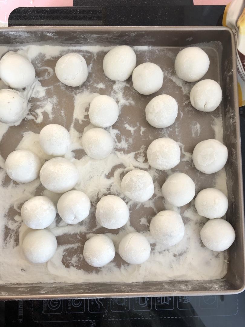 花生黑芝麻汤圆