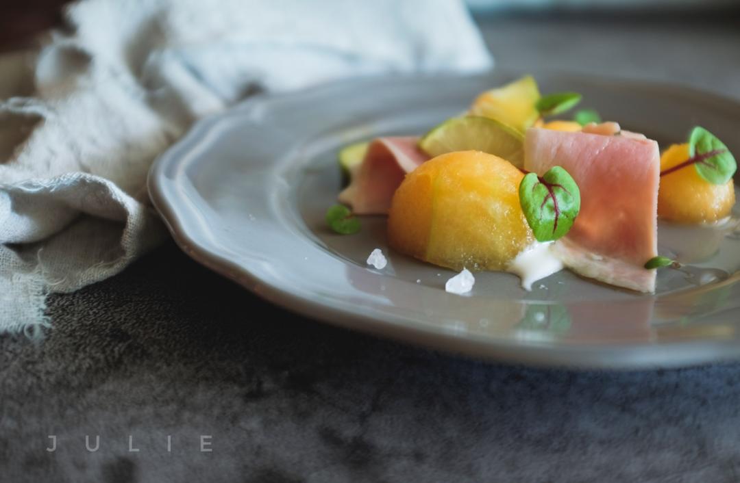 生火腿佐蜜瓜prosciutto crudo con melone