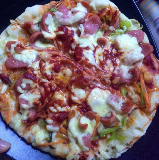 薄饼脆皮火腿pizza