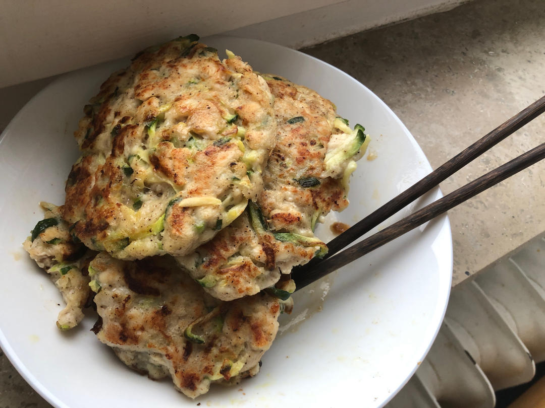 清爽西葫芦饼（低碳水）