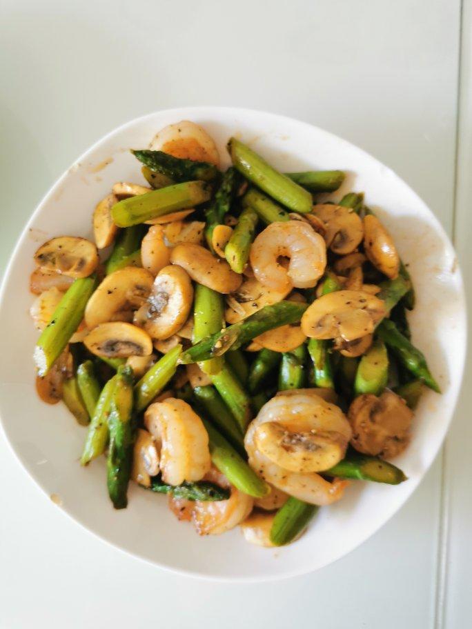 黄油嫩三鲜 『芦笋口蘑炒虾仁』