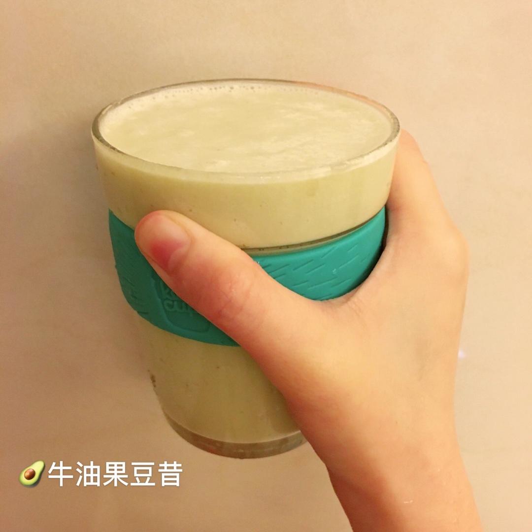 牛油果奶昔
