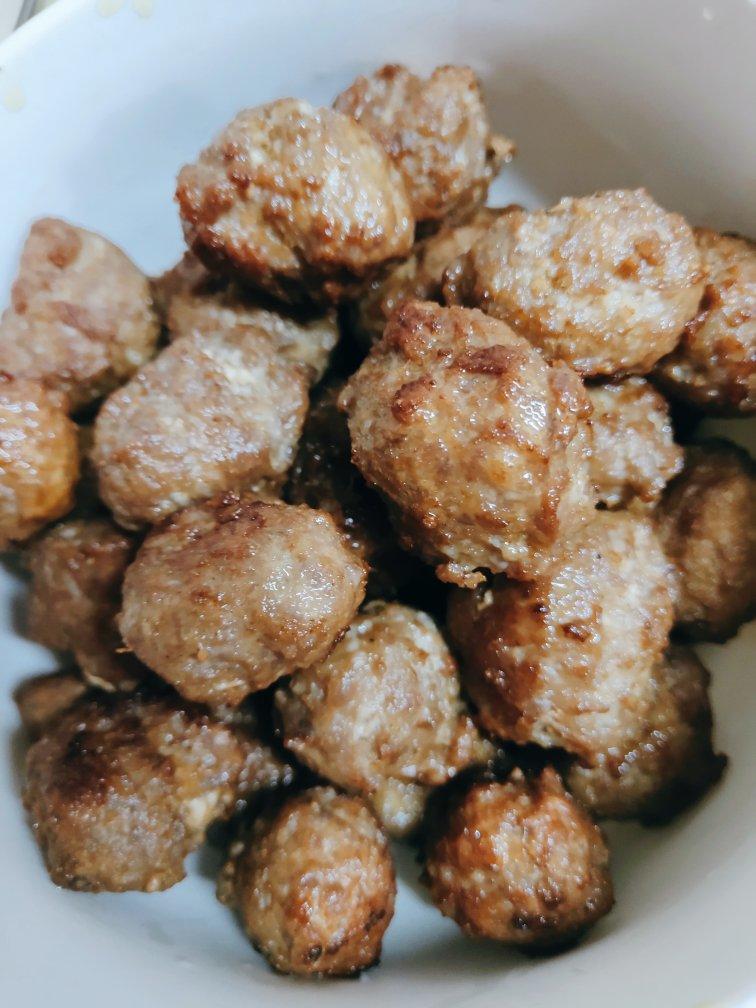 自制油炸肉丸子