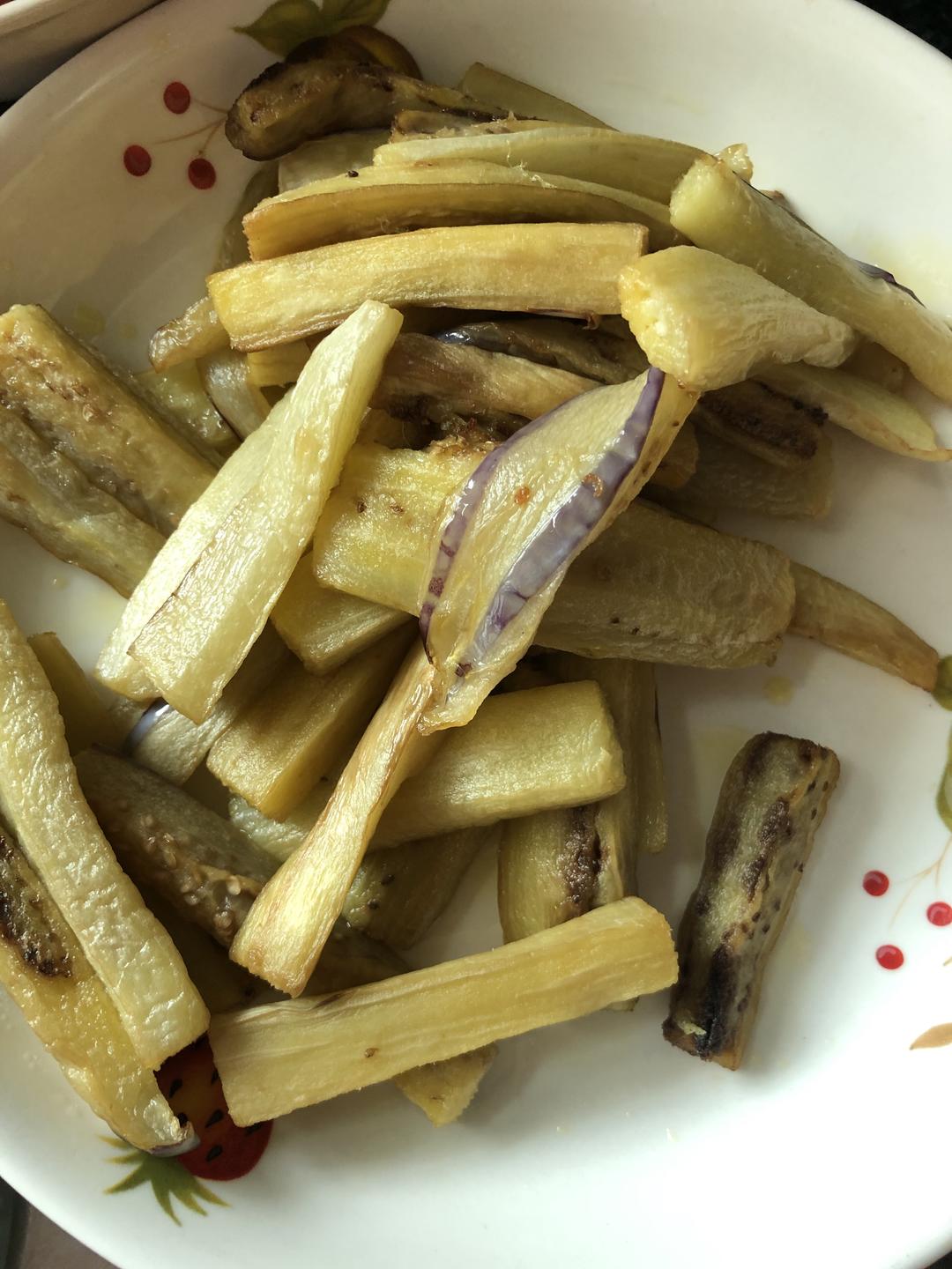 花肉炒茄子 过油版 的做法步骤图 Yanyancheng 下厨房