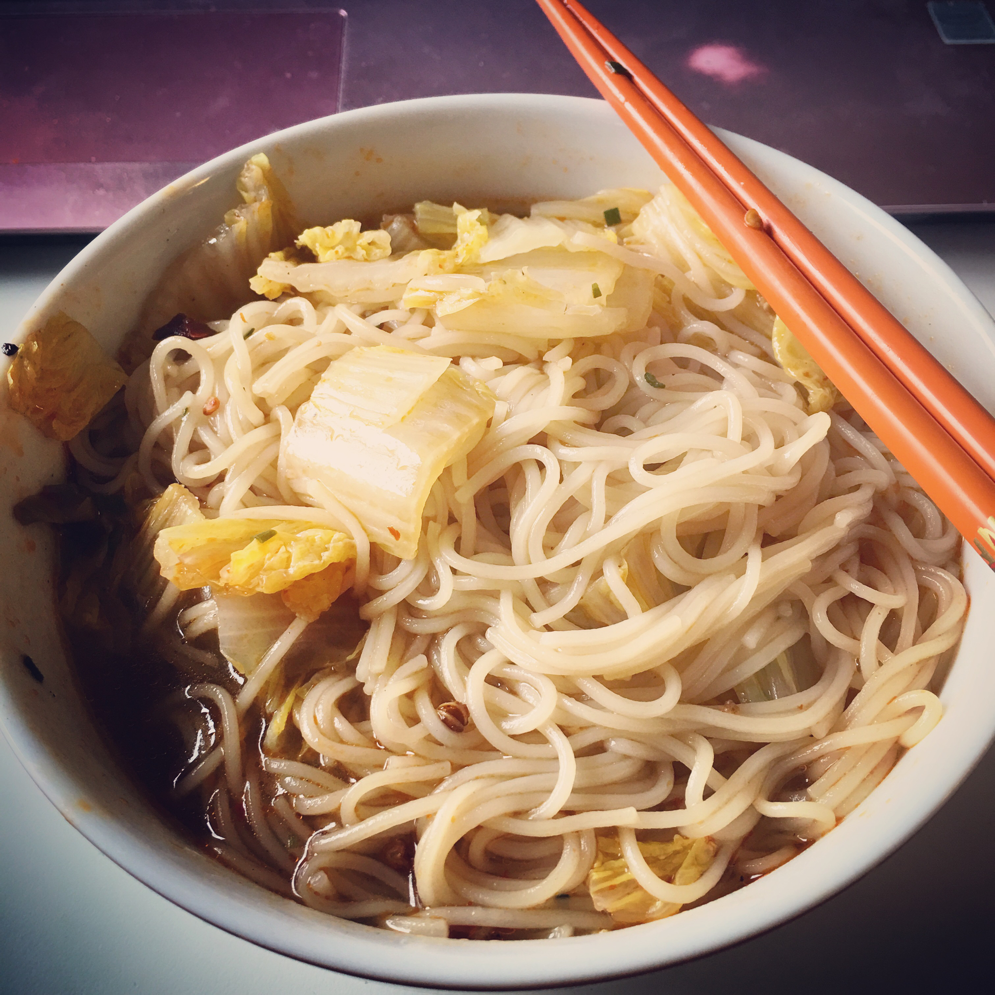 超级无敌美味懒人酸汤麻辣面（十分钟搞定色香味俱全）