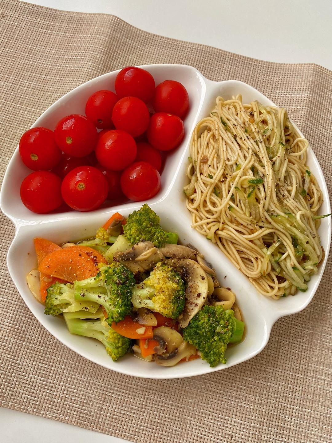 口蘑炒西兰花🥦的做法