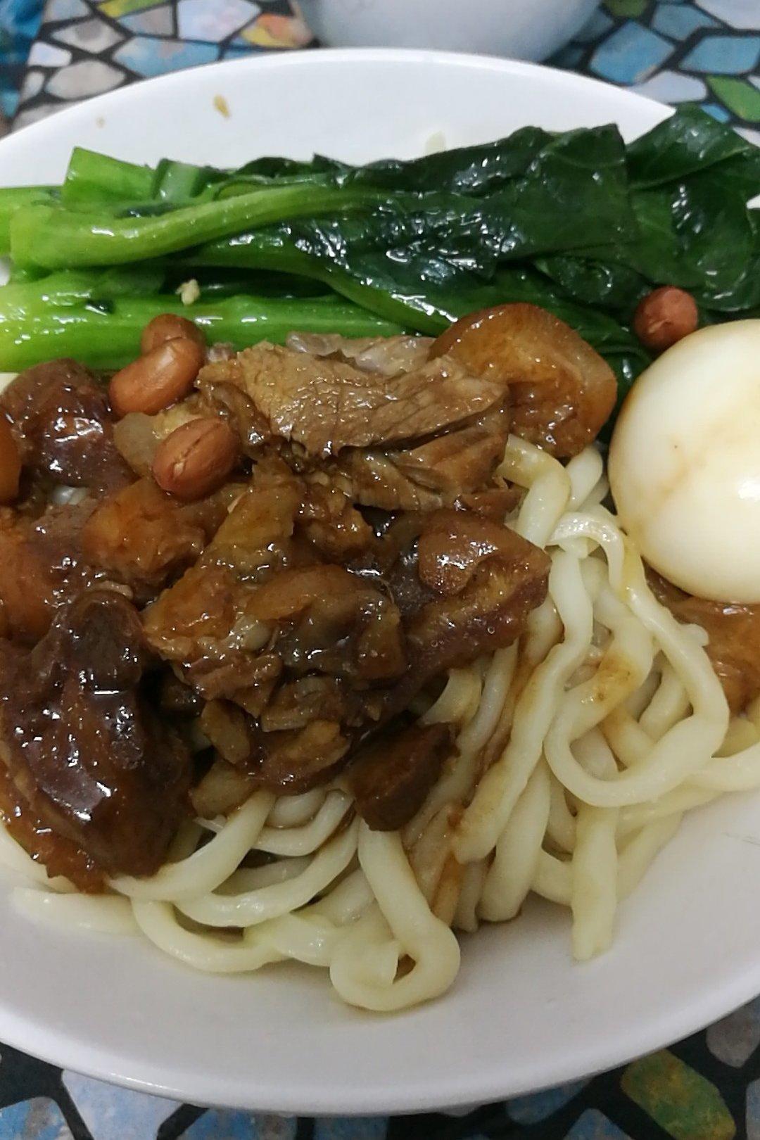 香菇肉燥面