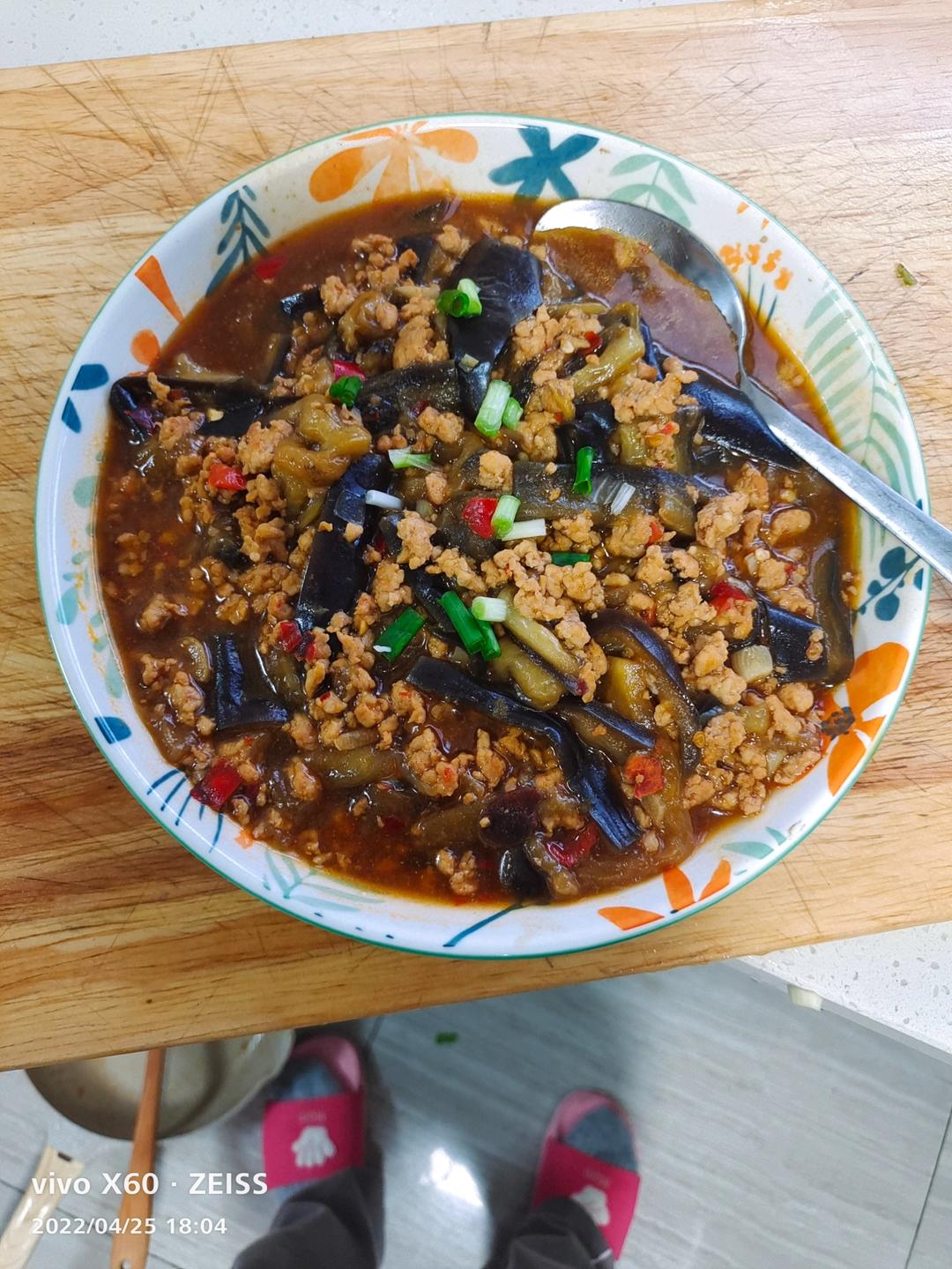 厨师长教你：“肉末烧茄子”的家常做法，口感软糯适合下饭，收藏