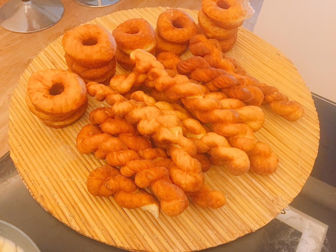 蜂蜜小麻花 Twisty Fried Donut