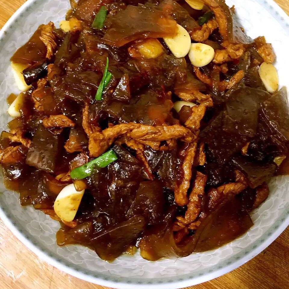 请叫我张艳秋sansan做的肉丝拉皮