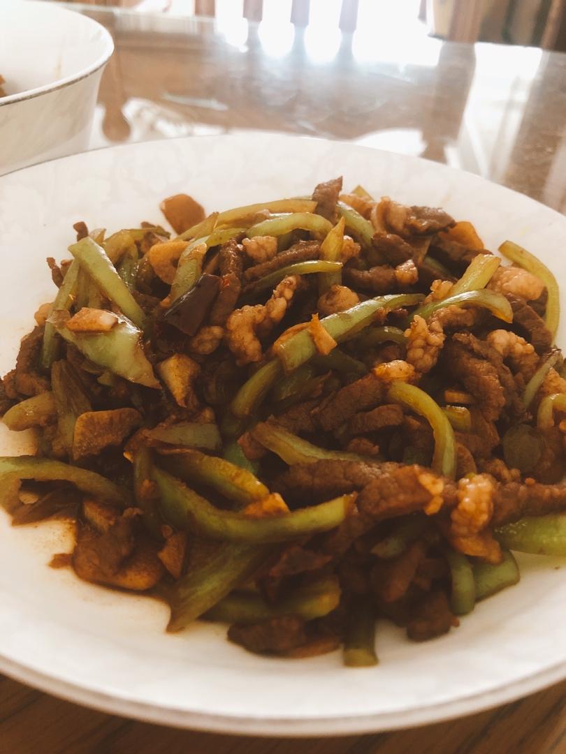 家常尖椒炒肉