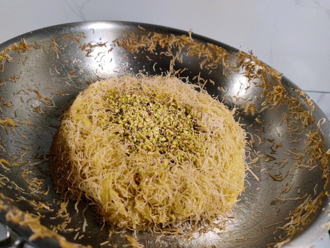 土耳其著名甜品Kunefe 家庭版做法，只需要酥皮丝奶酪糖浆黄油