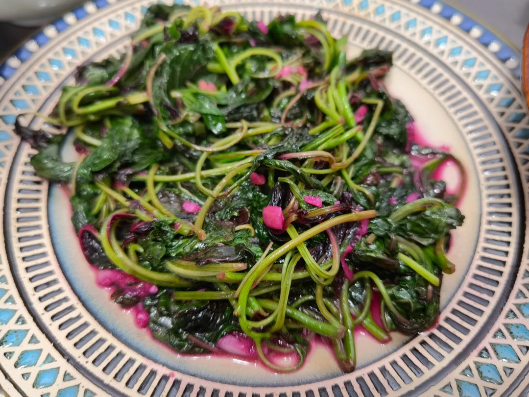 蒜茸炒红苋菜