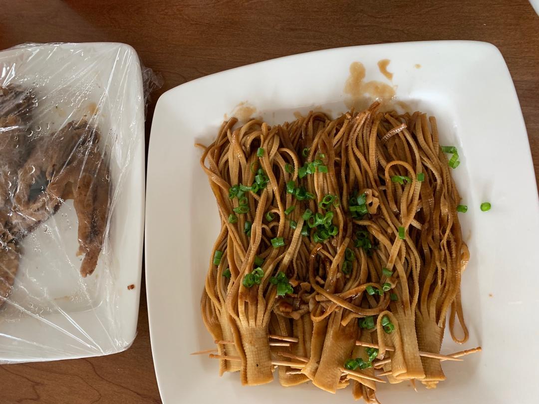比肉还好吃的金针菇豆皮卷