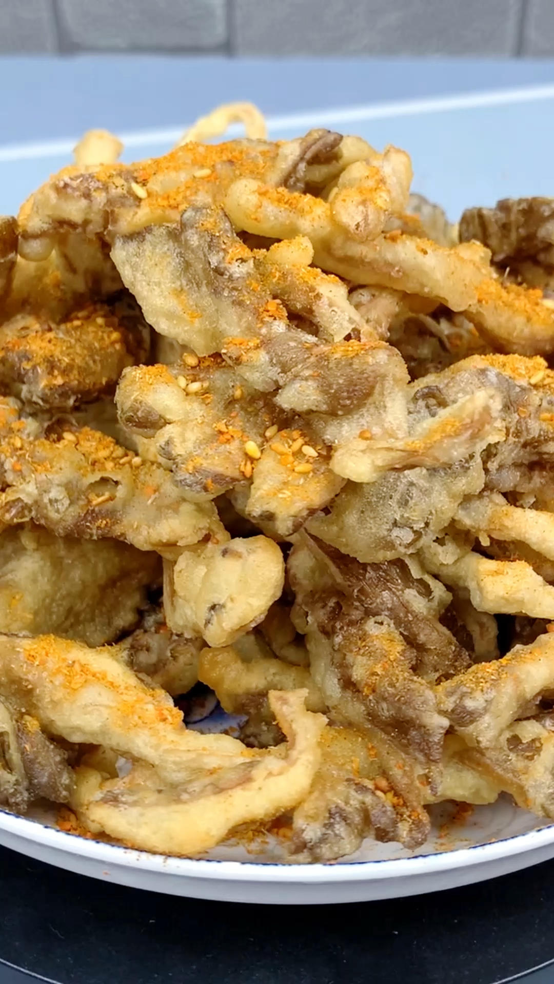 这道炸蘑菇竟然做的比肉还好吃！做法分享给大家