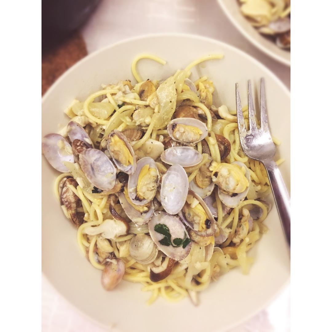 海鲜蛤蜊意面.Spaghetti with clams.