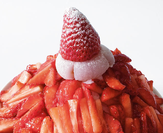 Strawberry Bingsu 韩国草莓雪冰/牛奶刨冰的做法