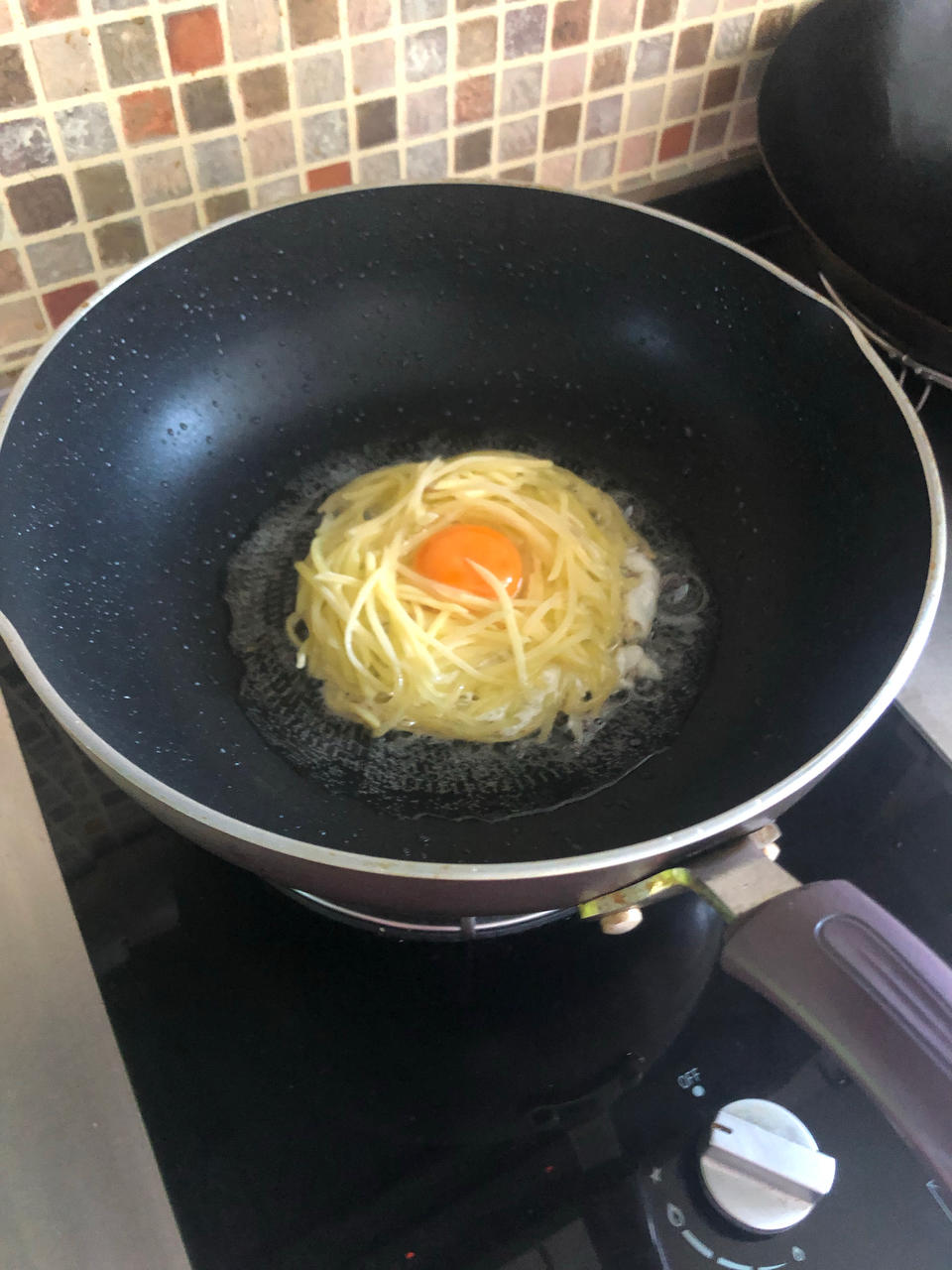 土豆丝鸡蛋饼快手早餐