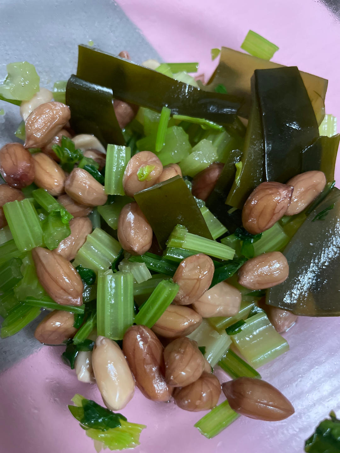 凉拌芹菜花生米胡萝卜