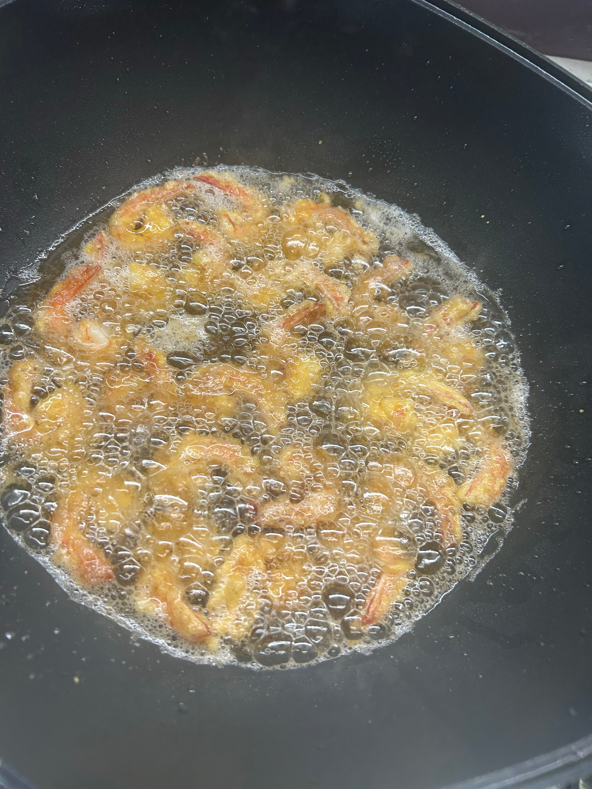 椒盐虾的做法 步骤6