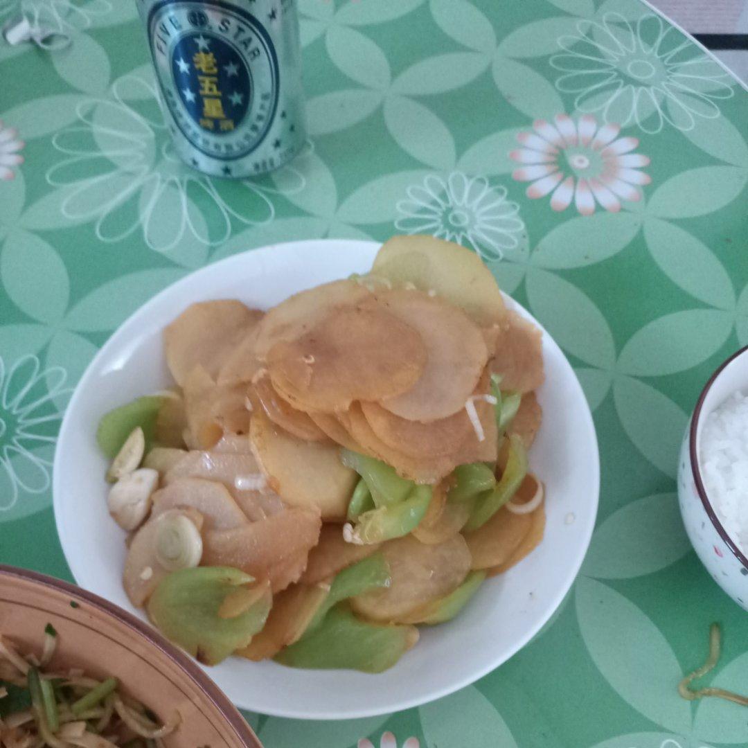 土豆片炒尖椒