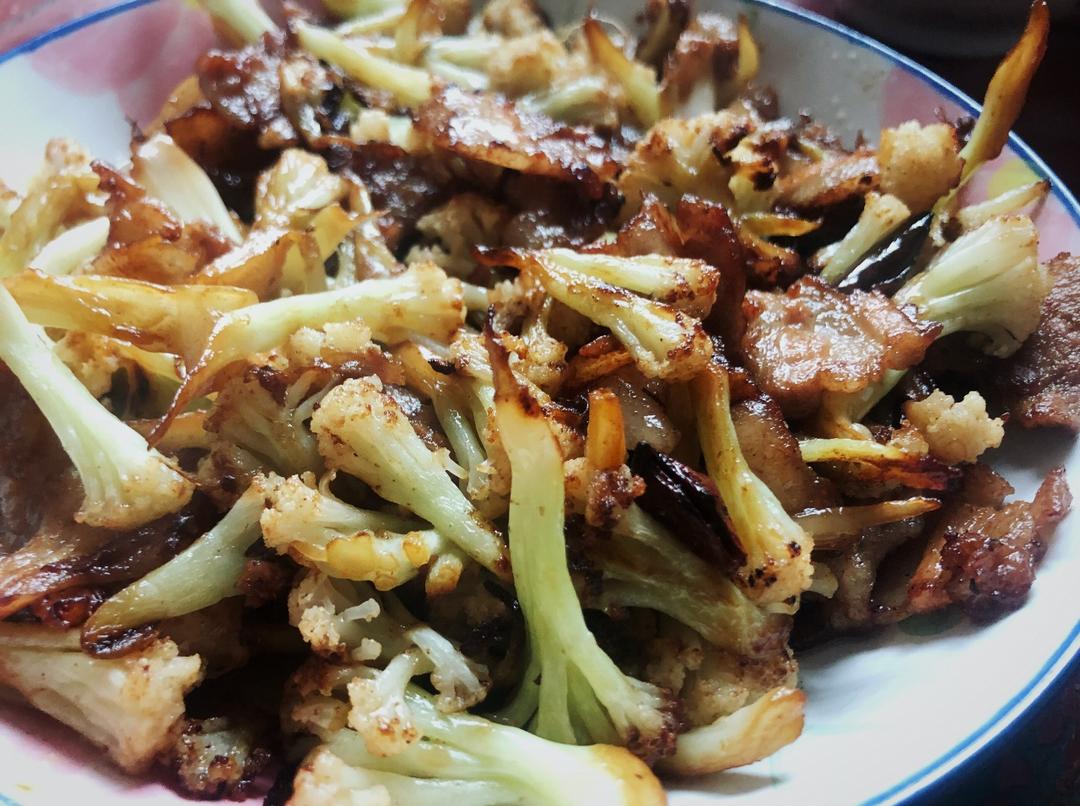 煎五花肉炒花菜