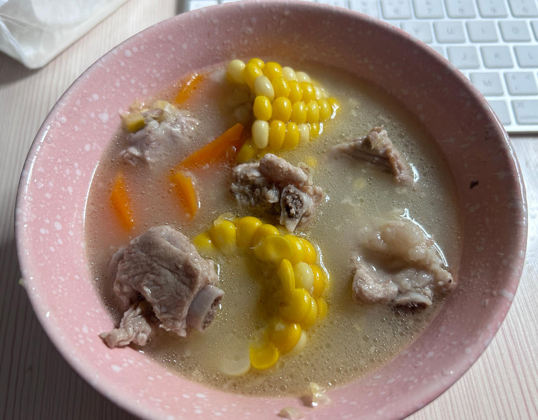 连吃三碗的玉米山药排骨汤