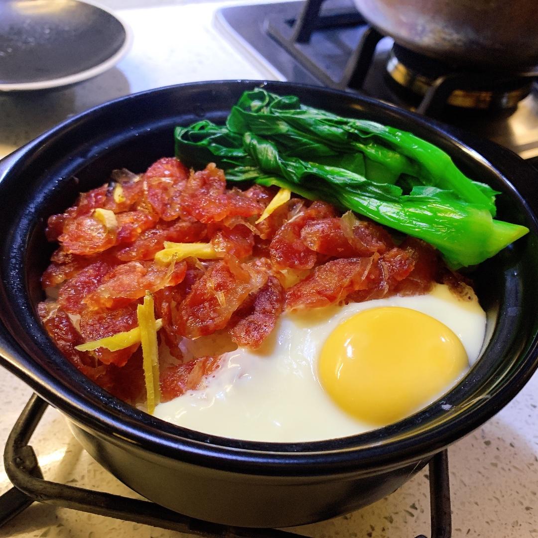 广式腊味煲仔饭