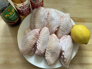 秒杀KFC ~柠檬烤翅?的做法 步骤1