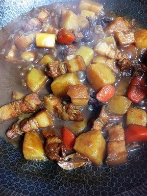 红烧肉炖土豆的做法 步骤4