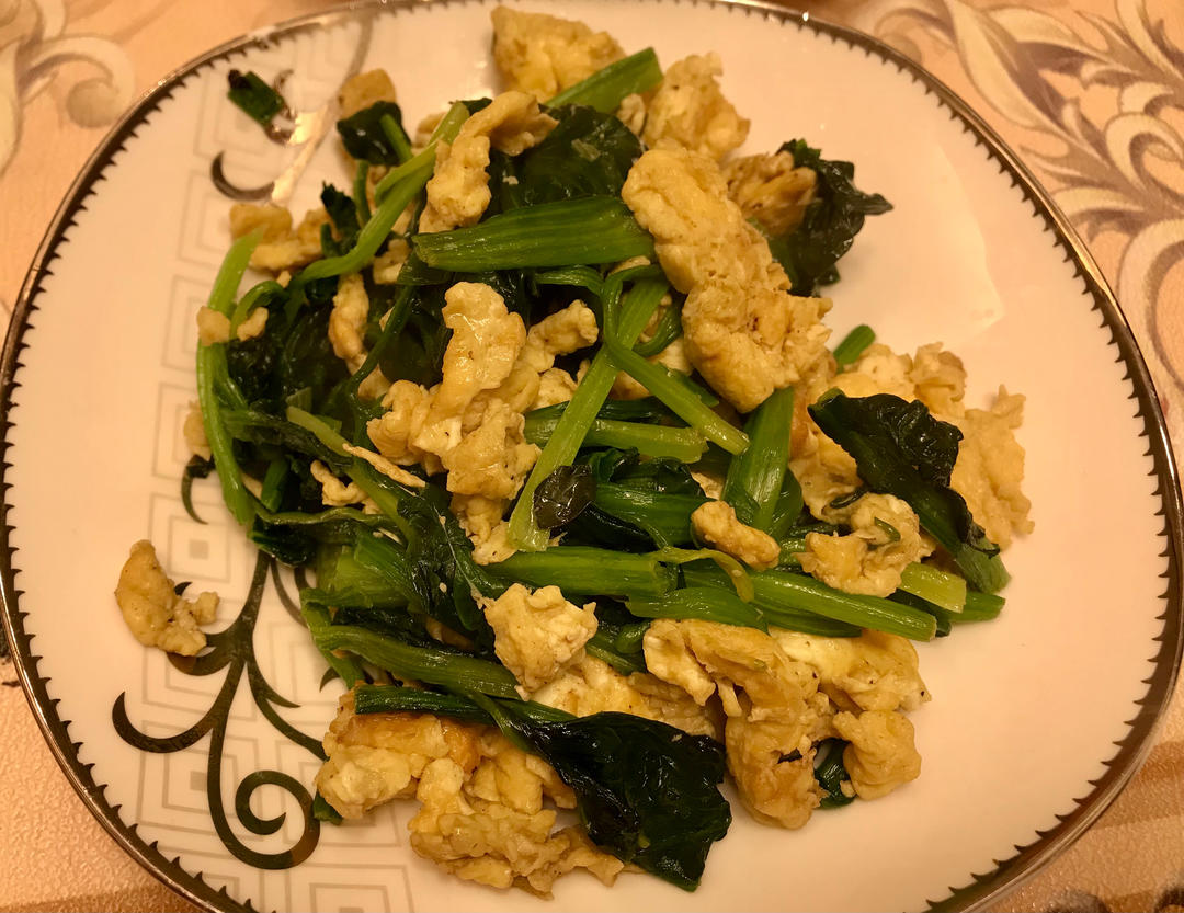 菠菜炒鸡蛋