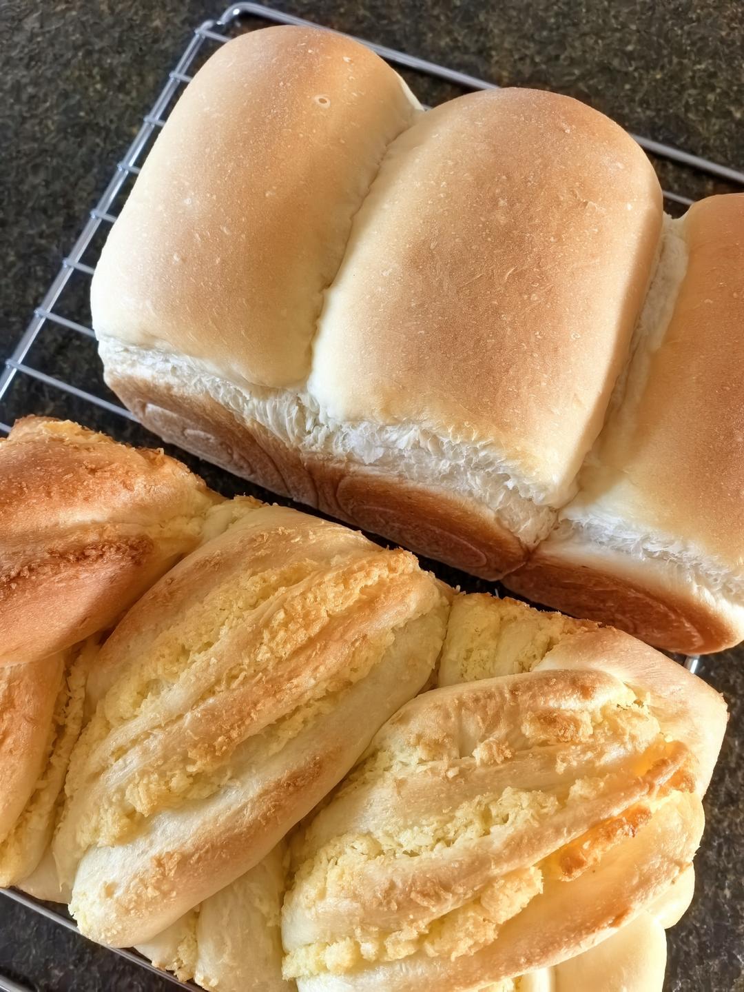 椰蓉满满吐司！幸福的味道。