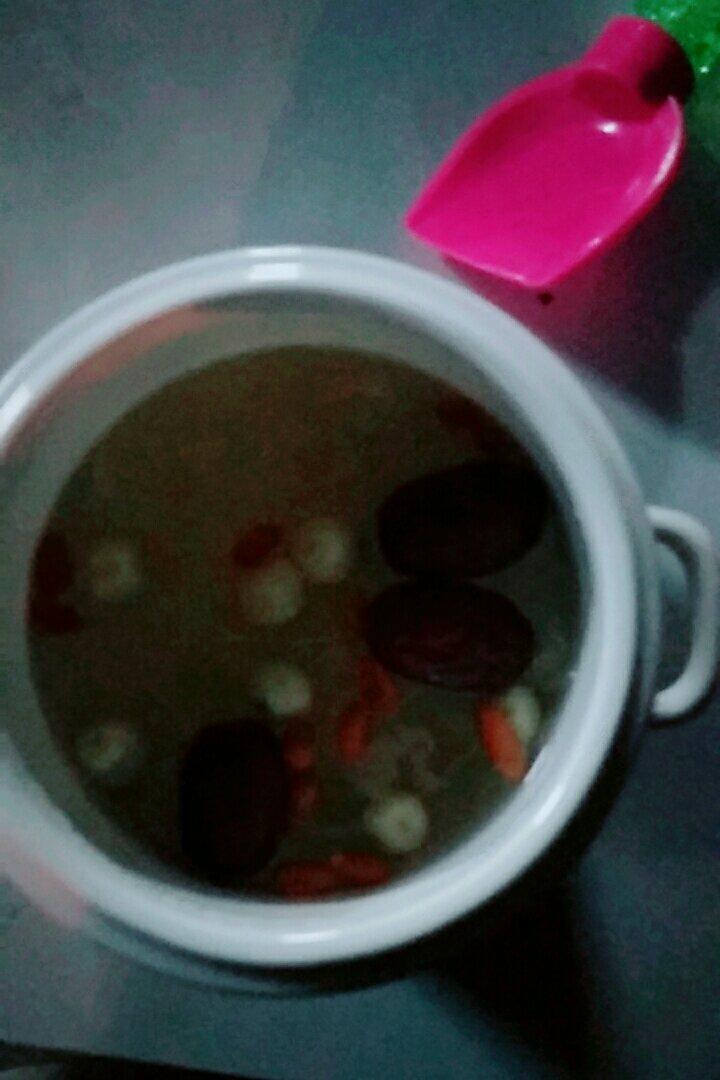 红枣银耳莲子羹
