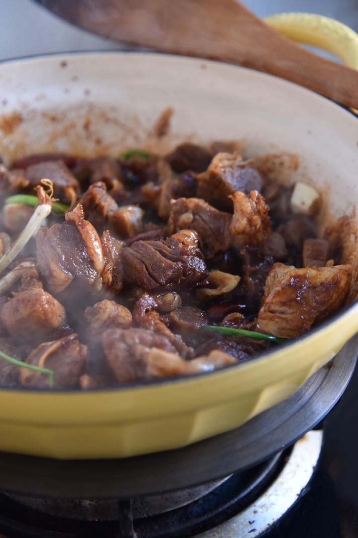 北鼎铸铁锅食谱｜红烧牛肉