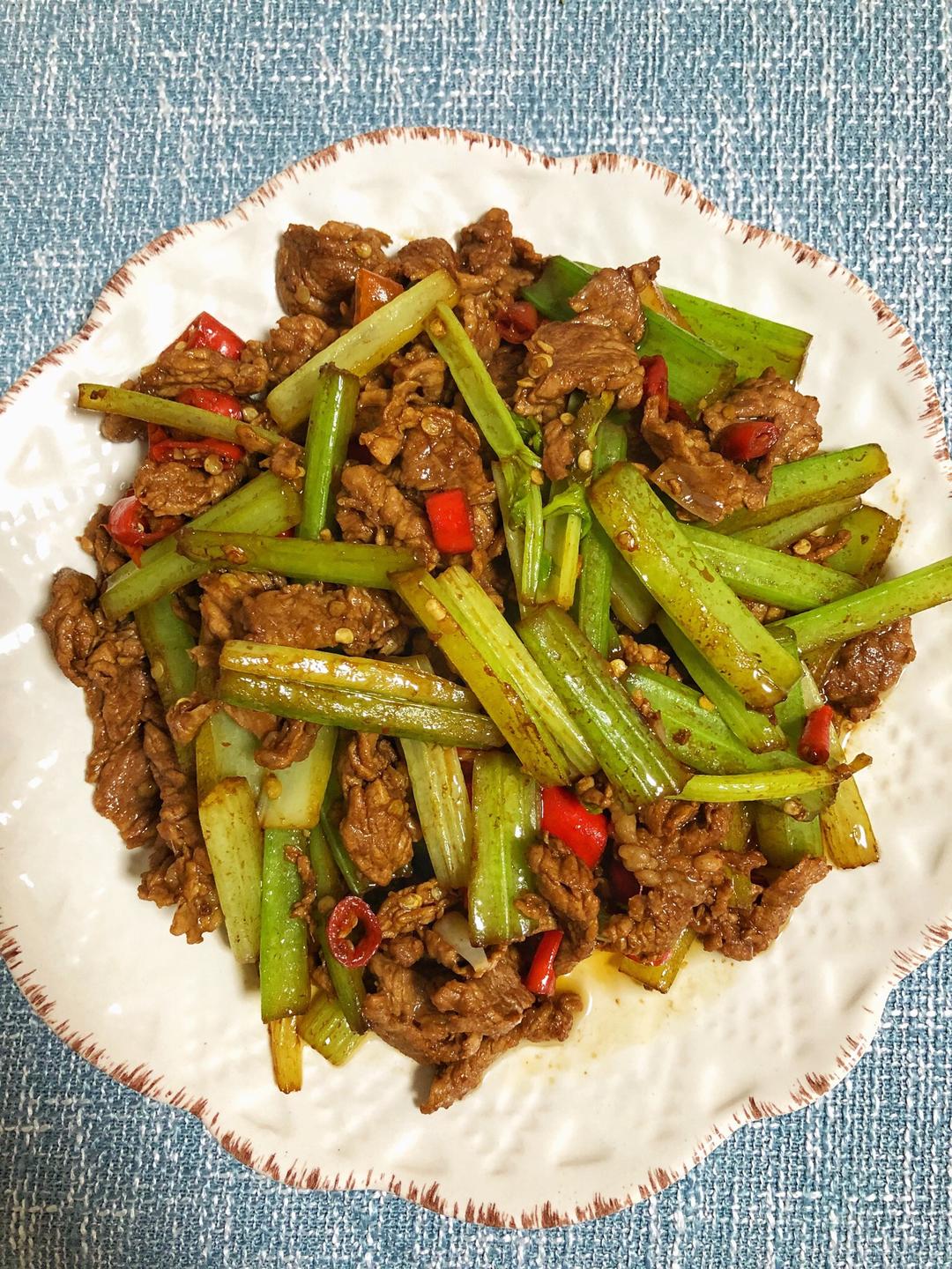牛肉炒芹菜
