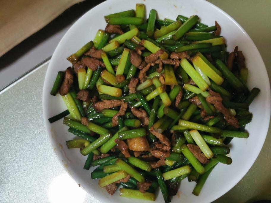 简单易做的下饭菜－蒜苔炒肉