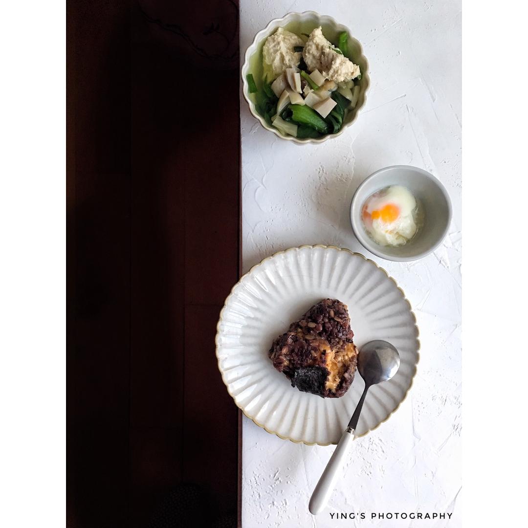 手握三角夹心藜麦饭团【健康一手握】