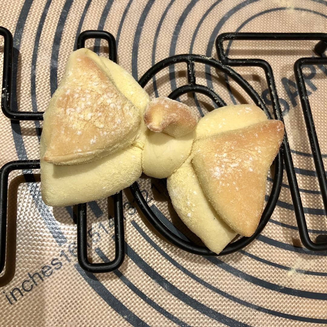 蝴蝶结面包