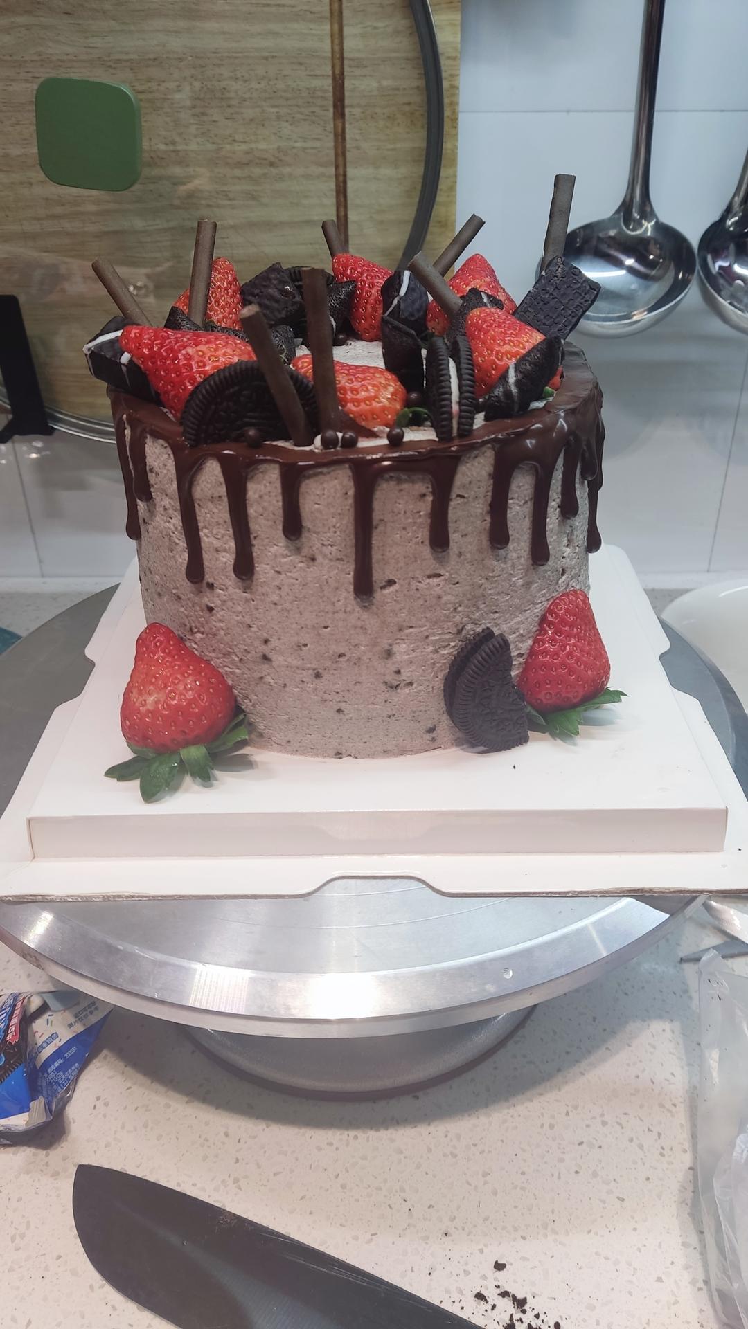私房烘焙｜奥利奥淋面生日蛋糕