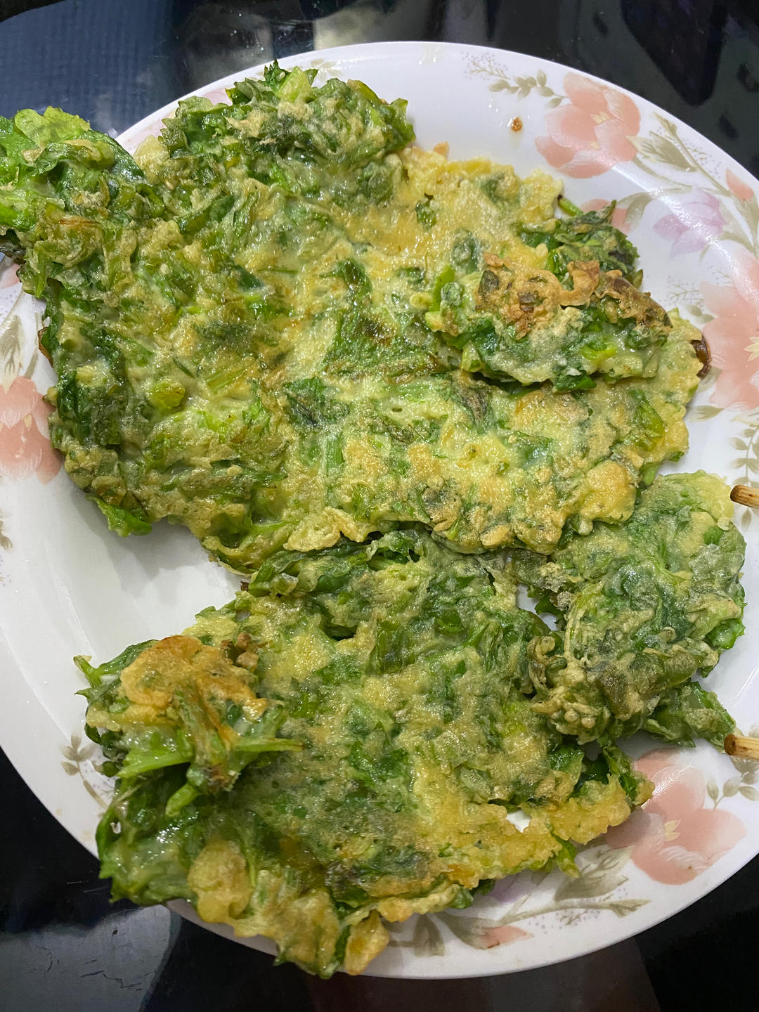 芹菜叶鸡蛋饼～低脂减肥蔬菜饼