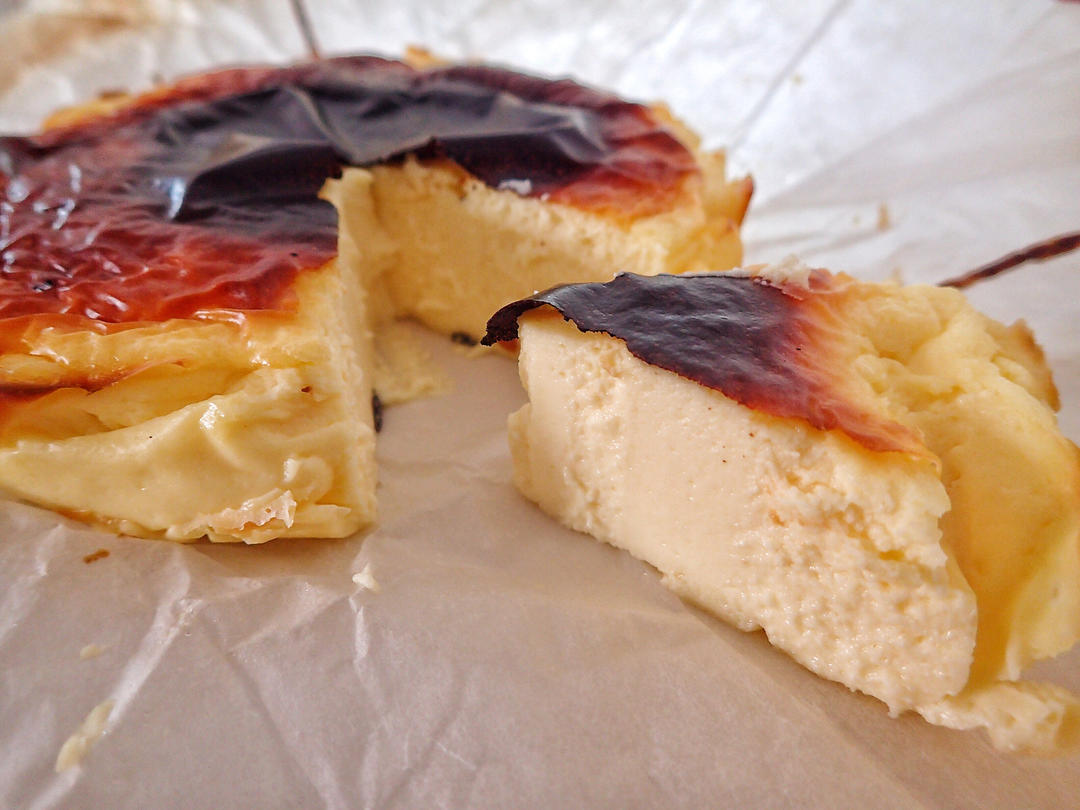 懒总带你边走边吃【西班牙🇪🇸巴斯克芝士蛋糕Basque Burnt Cheesecake】