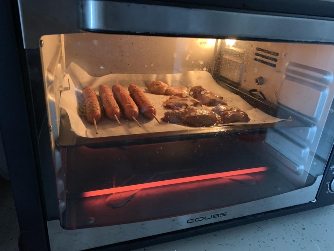 烤箱版脆皮肠 一出炉就抢光