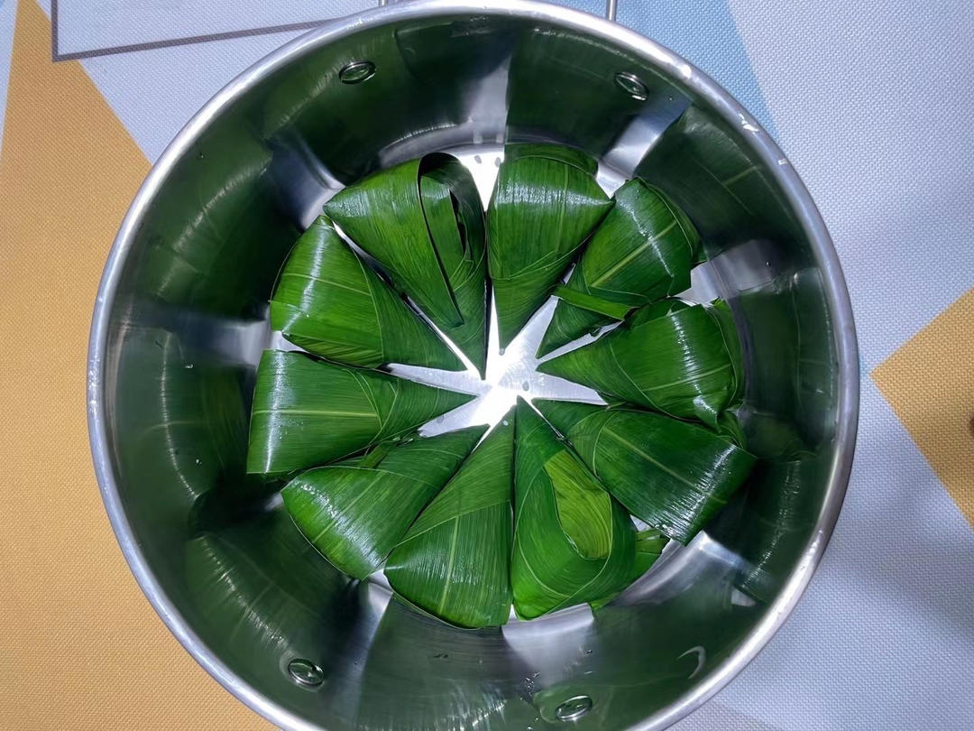 包粽子不捆线方法大揭秘（图文版）