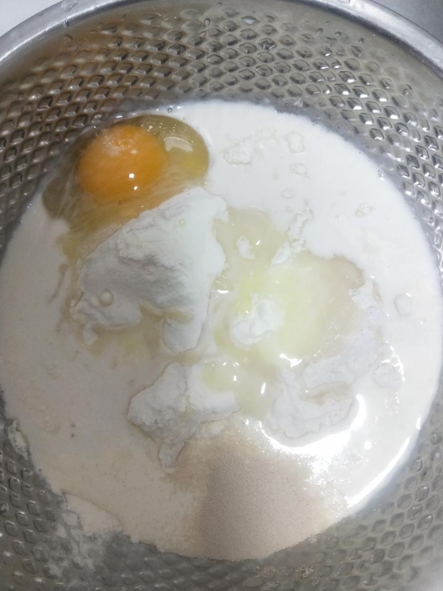 纯奶手撕吐司的做法 步骤1