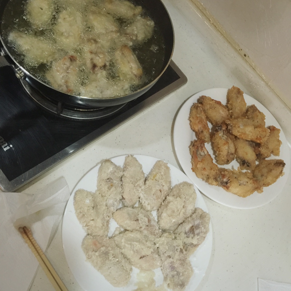 面包糠炸鸡翅