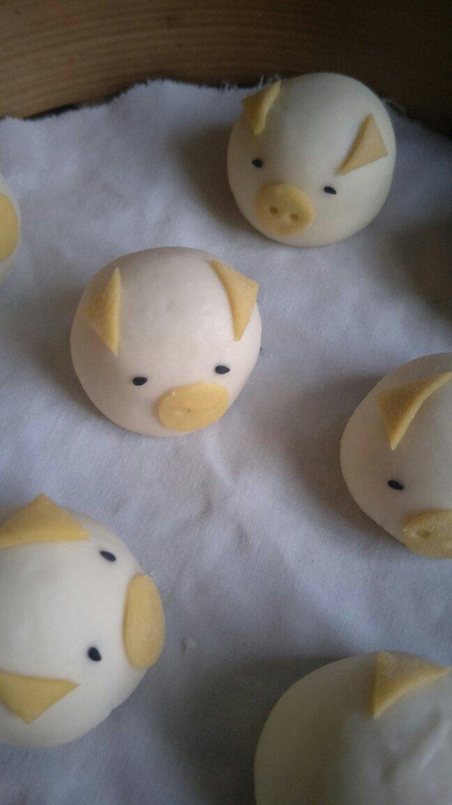 小猪奶黄包