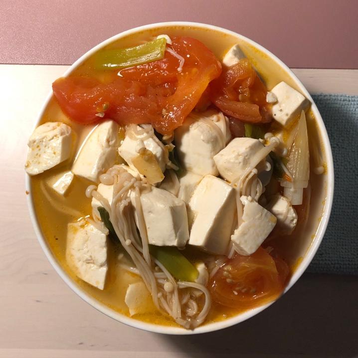 低卡高蛋白番茄金针菇豆腐汤，好喝不发胖