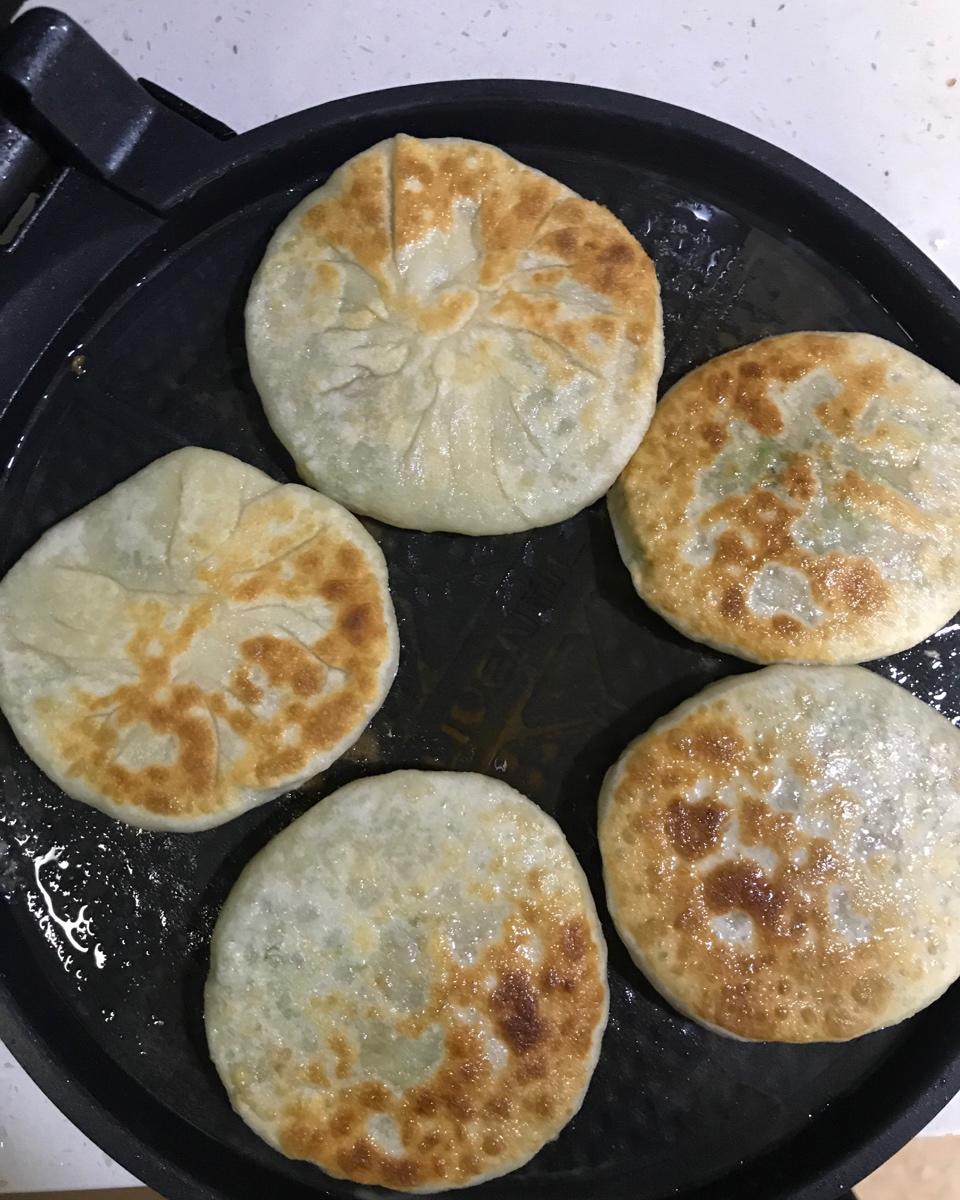 会连续吃八个的萝卜馅饼