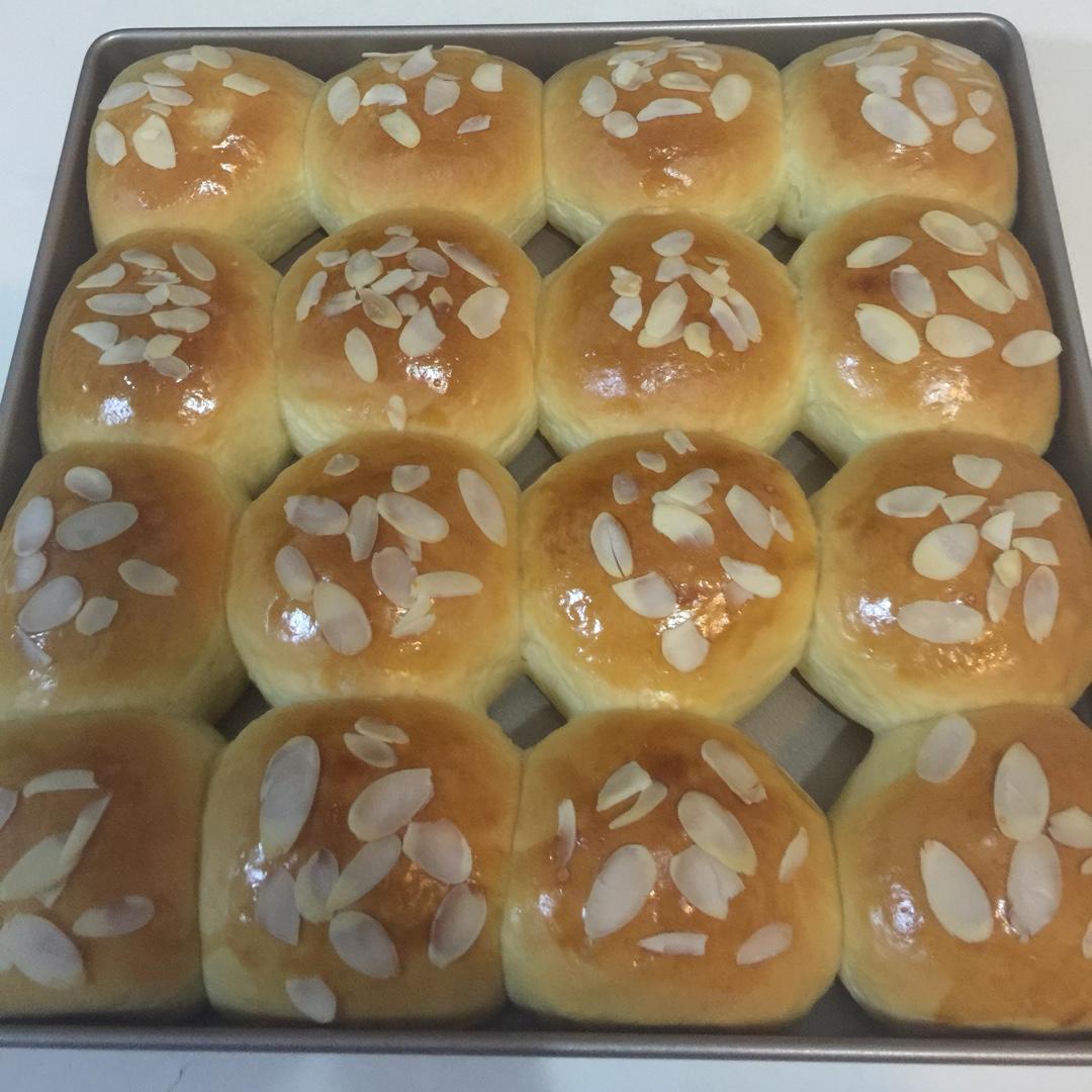 鲜奶油小餐包（一次发酵）